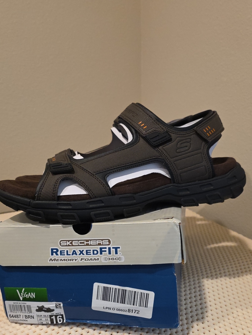 Skechers Men's Brown and Black Open-Toe Sandals 16M - Picture 5 of 7